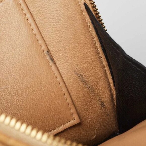 Chanel Beige Square Quilted Lambskin Gold Handcuff Wristlet Clutch Bag - Picture 10 of 12